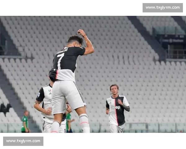 甘伯杯大捷后弗里克放休 莱万领衔核心组加练冲刺新赛季